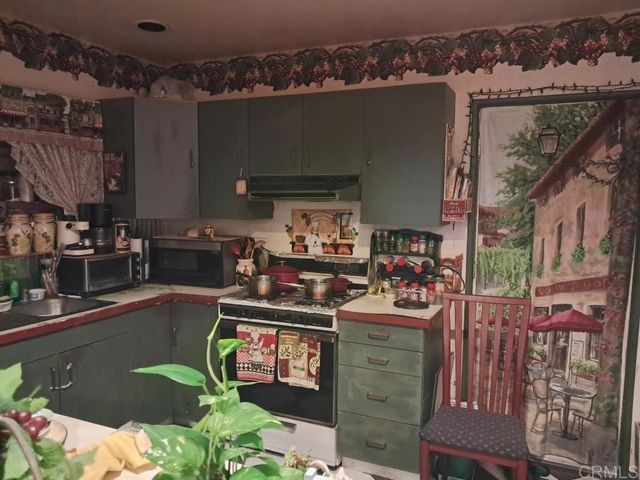 22101 Dumetz Rd., Woodland Hills, CA 91364