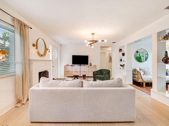830 NE 83rd St, Miami, FL 33138