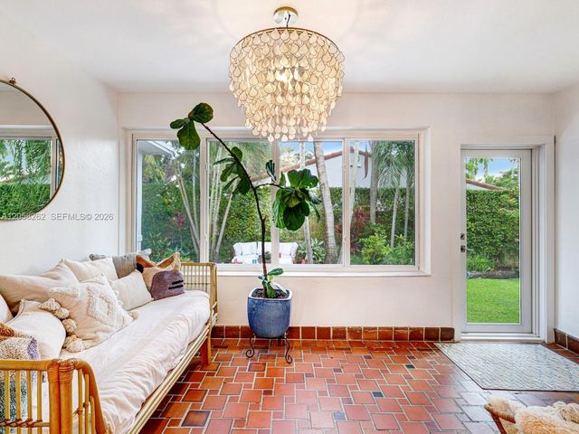 830 NE 83rd St, Miami, FL 33138