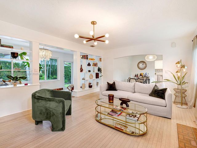 830 NE 83rd St, Miami, FL 33138