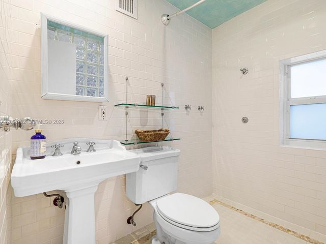 830 NE 83rd St, Miami, FL 33138