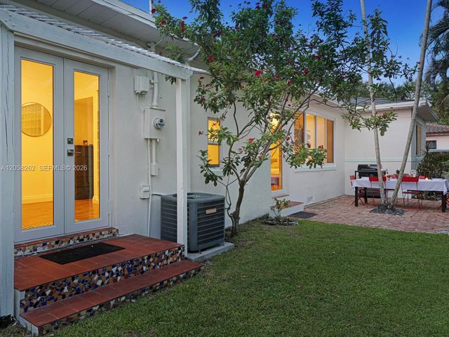 830 NE 83rd St, Miami, FL 33138
