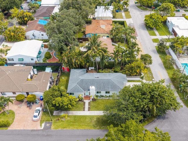830 NE 83rd St, Miami, FL 33138