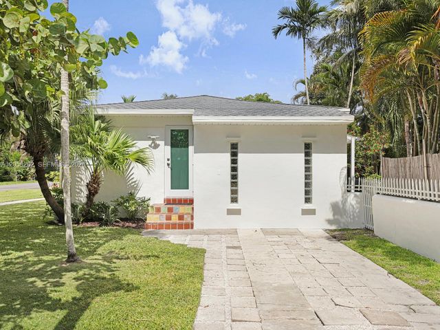 830 NE 83rd St, Miami, FL 33138