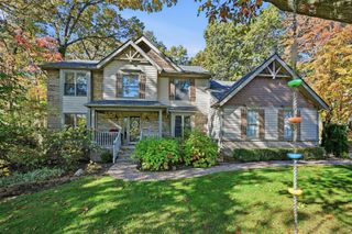 390 Woodsedge Lane, White Lake Twp, MI 48386