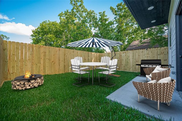 6747 Liverpool Street, Houston, TX 77021
