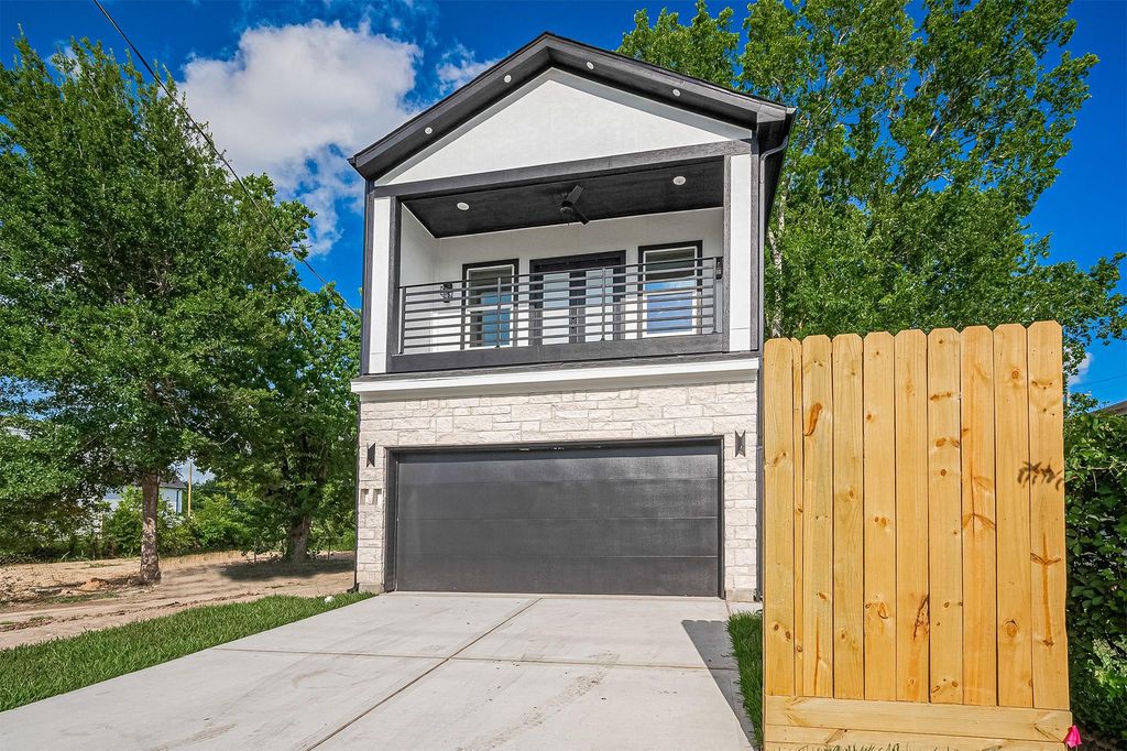 6747 Liverpool Street, Houston, TX 77021