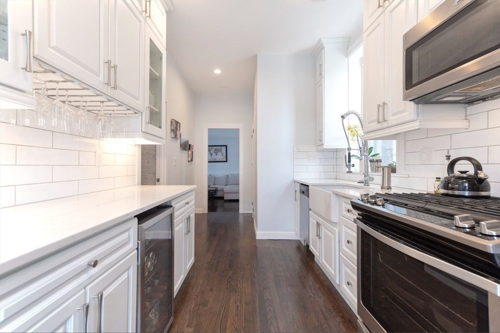 293-295 Commonwealth Ave 3F, Boston, MA 02115