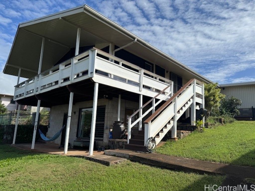 99-706 Kealaluina Drive, Aiea, HI 96701