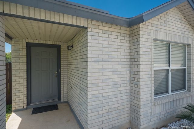 9839 DIAMOND CLIFF DR, Helotes, TX 78023