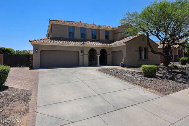 18253 W CINNABAR Avenue, Waddell, AZ 85355