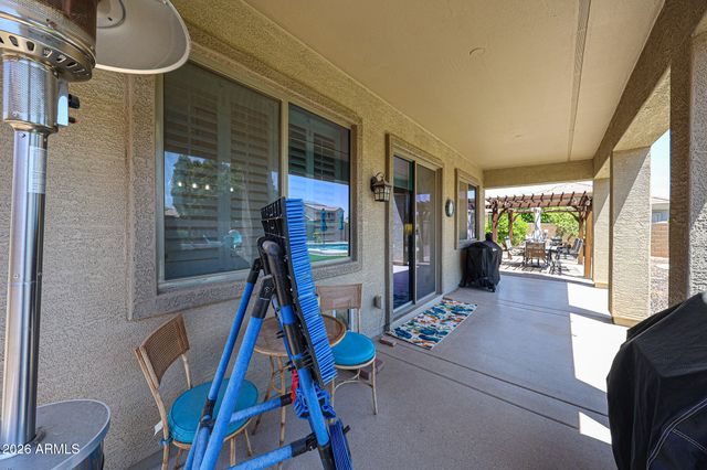 18253 W CINNABAR Avenue, Waddell, AZ 85355