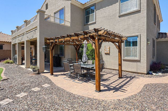 18253 W CINNABAR Avenue, Waddell, AZ 85355
