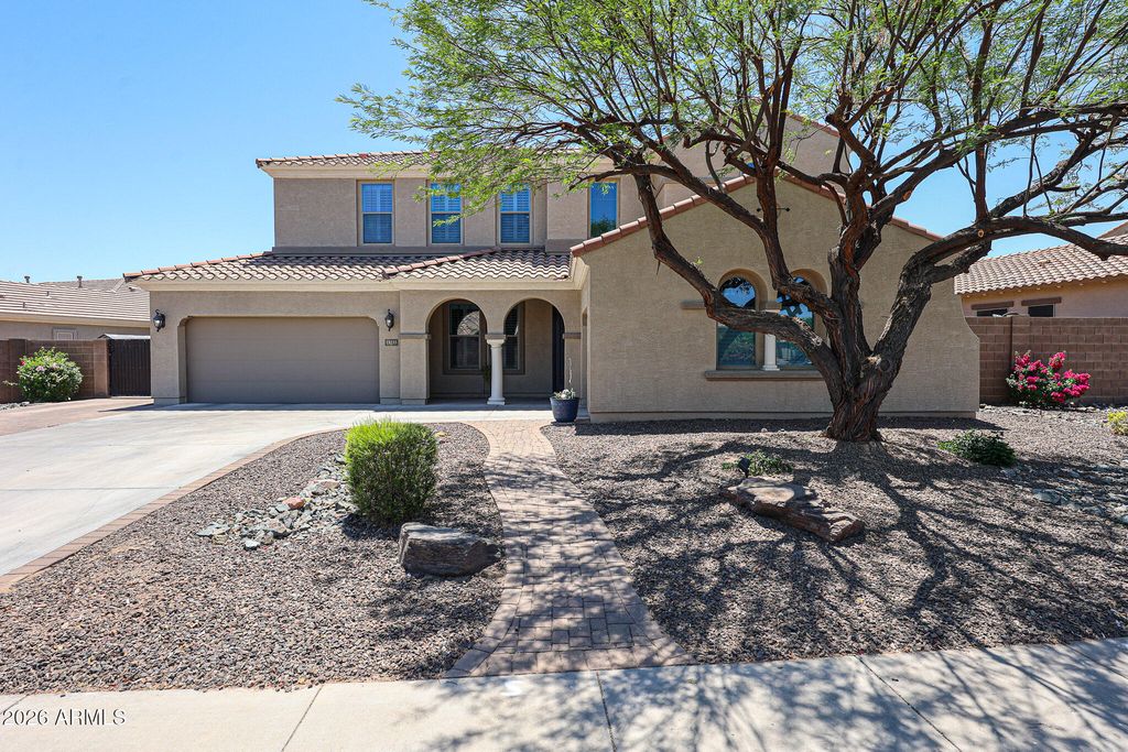 18253 W CINNABAR Avenue, Waddell, AZ 85355