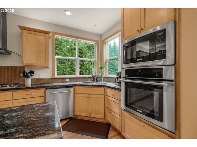 21626 GLAZE Rd, Veneta, OR 97487