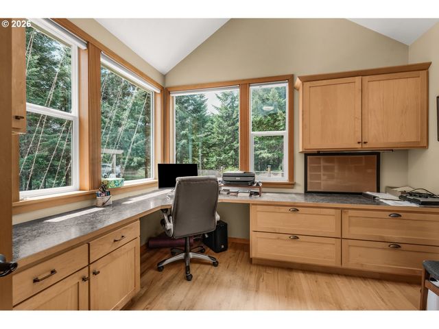 21626 GLAZE Rd, Veneta, OR 97487