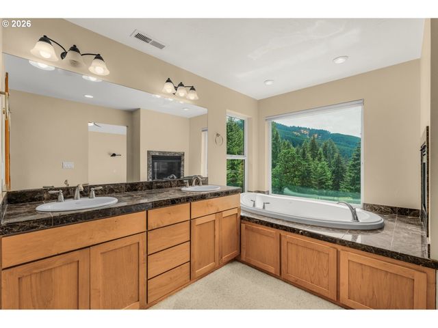 21626 GLAZE Rd, Veneta, OR 97487