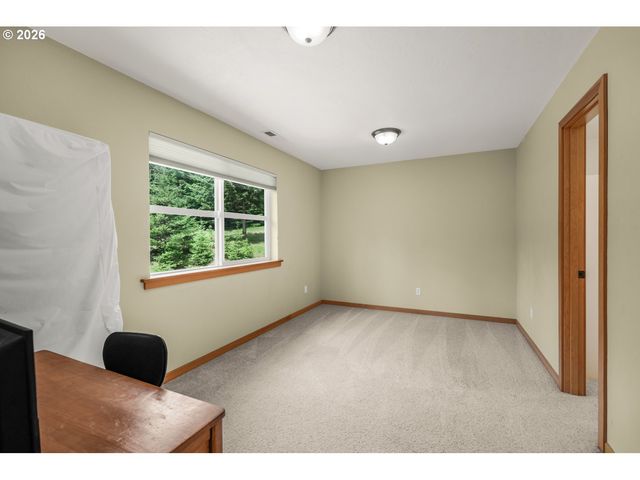 21626 GLAZE Rd, Veneta, OR 97487
