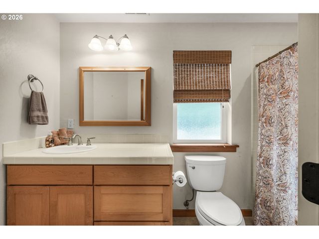 21626 GLAZE Rd, Veneta, OR 97487