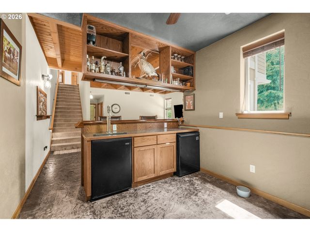 21626 GLAZE Rd, Veneta, OR 97487