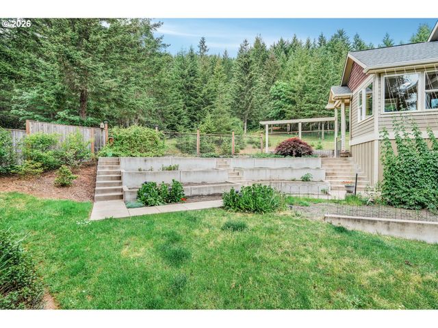 21626 GLAZE Rd, Veneta, OR 97487
