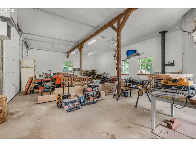 21626 GLAZE Rd, Veneta, OR 97487