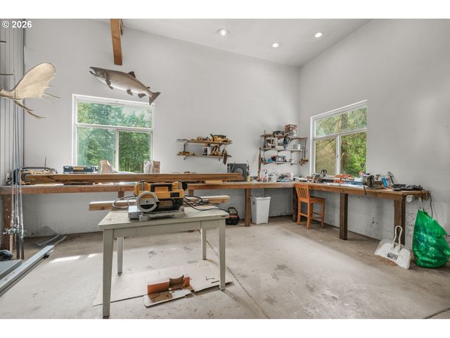 21626 GLAZE Rd, Veneta, OR 97487