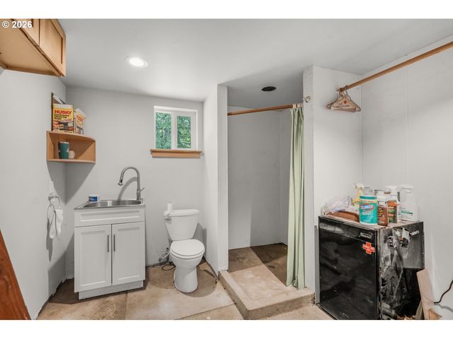 21626 GLAZE Rd, Veneta, OR 97487