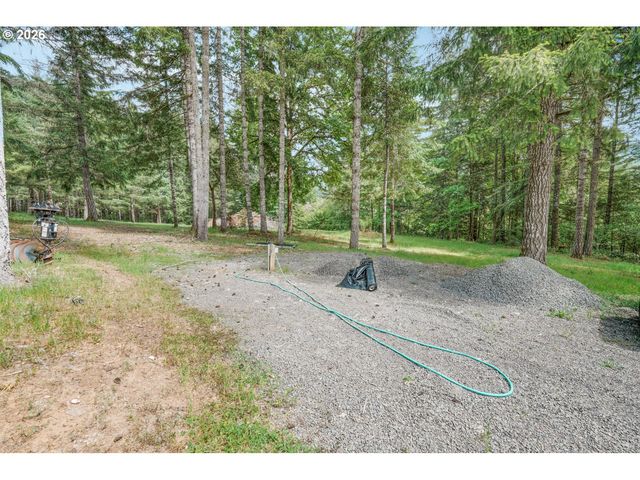 21626 GLAZE Rd, Veneta, OR 97487