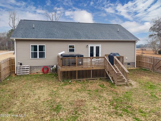 4540 Sharp Point Road, Fountain, NC 27829