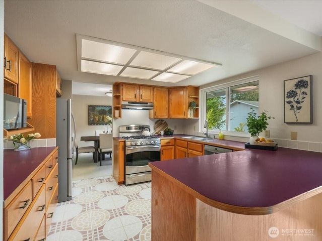 17649 SE 297th Place, Kent, WA 98042