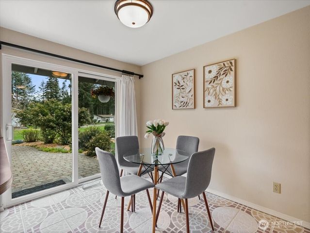 17649 SE 297th Place, Kent, WA 98042