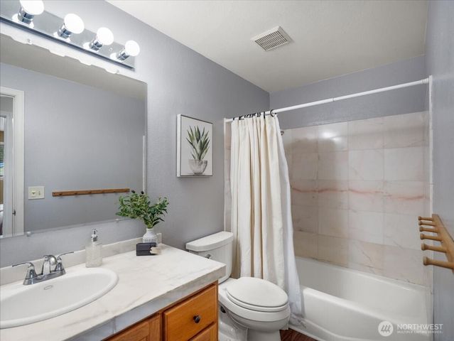 17649 SE 297th Place, Kent, WA 98042