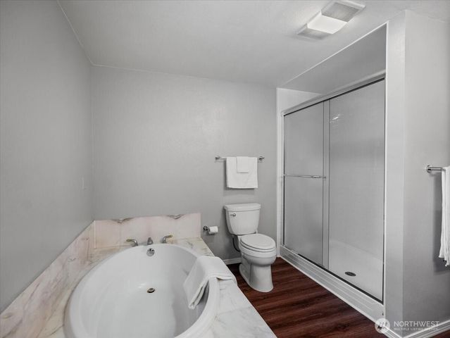 17649 SE 297th Place, Kent, WA 98042