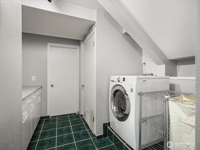17649 SE 297th Place, Kent, WA 98042