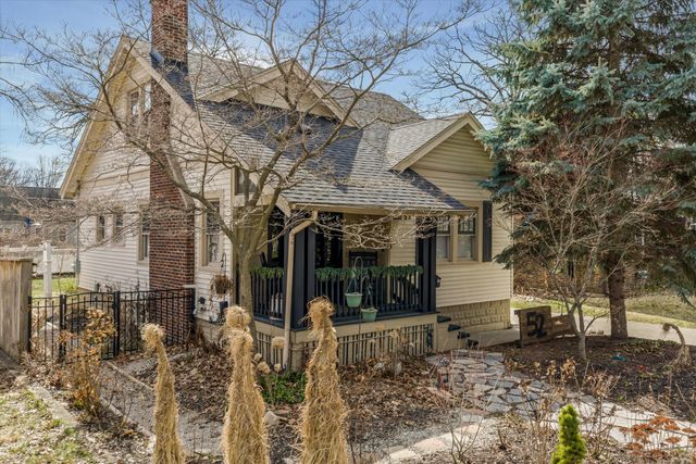 52 Devonshire Road, Pleasant Ridge, MI 48069