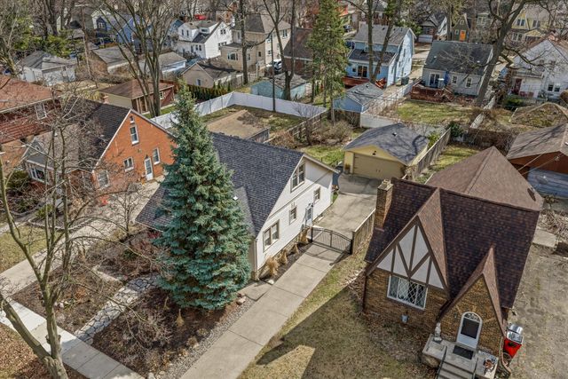 52 Devonshire Road, Pleasant Ridge, MI 48069