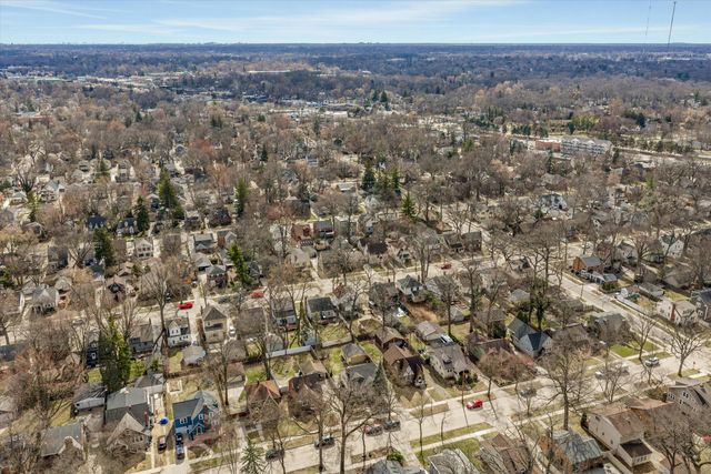 52 Devonshire Road, Pleasant Ridge, MI 48069