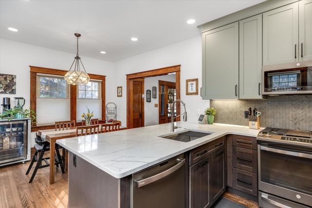 52 Devonshire Road, Pleasant Ridge, MI 48069