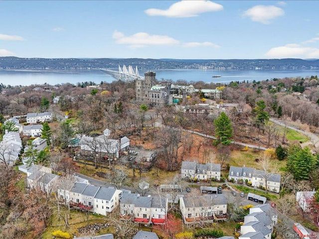 231 Carrollwood Drive, Tarrytown, NY 10591