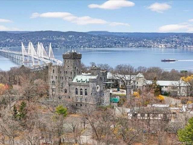 231 Carrollwood Drive, Tarrytown, NY 10591