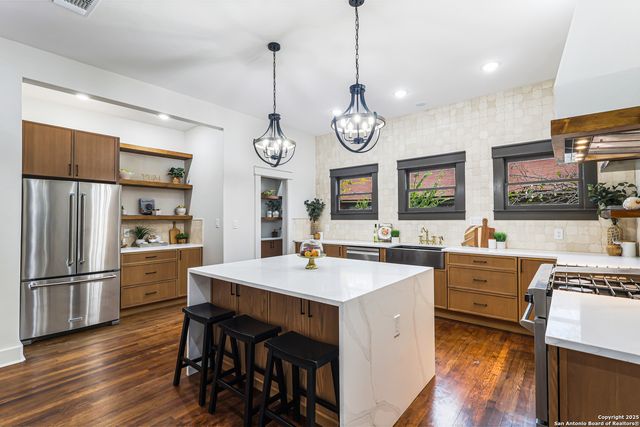 339 W Elsmere Pl, San Antonio, TX 78212