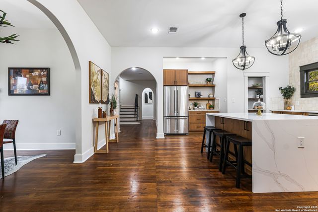 339 W Elsmere Pl, San Antonio, TX 78212