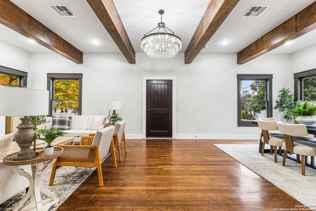 339 W Elsmere Pl, San Antonio, TX 78212