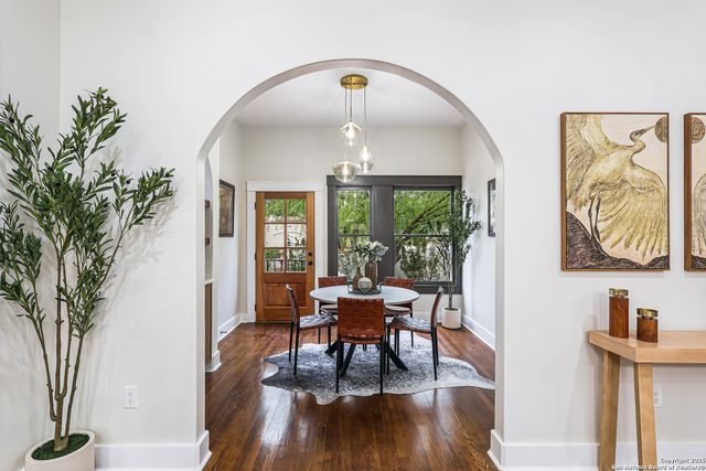 339 W Elsmere Pl, San Antonio, TX 78212