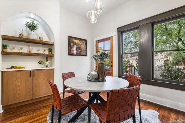 339 W Elsmere Pl, San Antonio, TX 78212