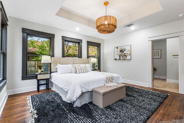 339 W Elsmere Pl, San Antonio, TX 78212