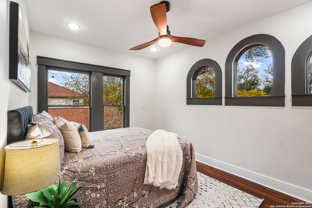 339 W Elsmere Pl, San Antonio, TX 78212