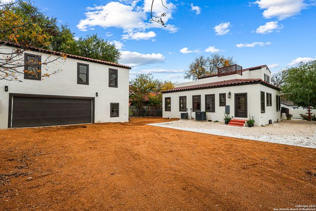 339 W Elsmere Pl, San Antonio, TX 78212