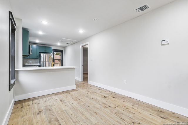 339 W Elsmere Pl, San Antonio, TX 78212